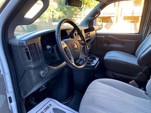 Used 2017 Chevrolet Express 2500 LS image 21