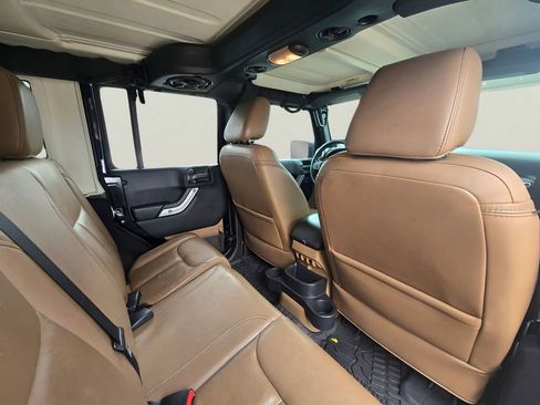 Used 2013 Jeep Wrangler Unlimited Sahara w/ Connectivity Group image 44