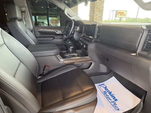 Used 2024 Chevrolet Silverado 1500 LT Trail Boss w/ LT Trail Boss Premium Package AWD/4WD image 30