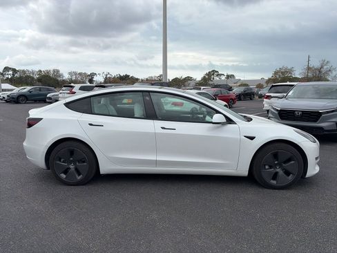 Used 2021 Tesla Model 3 Standard Range Plus image 8