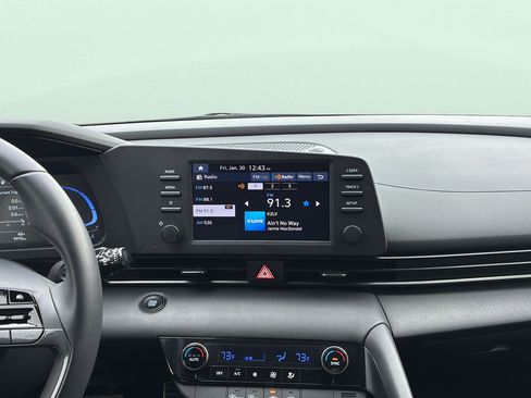 Certified 2025 Hyundai Elantra Sport FWD image 18