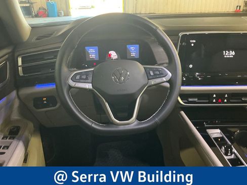 Certified 2025 Volkswagen Atlas SEL AWD/4WD image 19