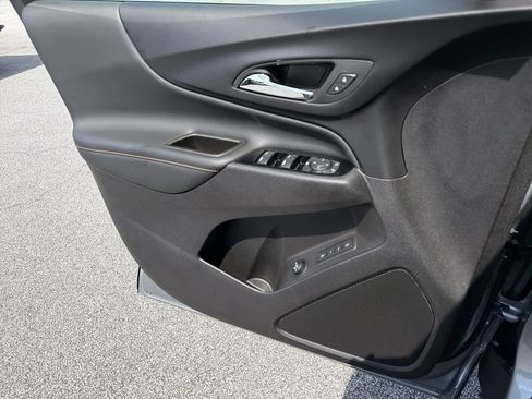 Used 2024 Chevrolet Equinox Premier FWD image 30