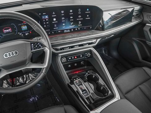 Certified 2025 Audi Q5 Premium w/ Convenience Package AWD/4WD image 18
