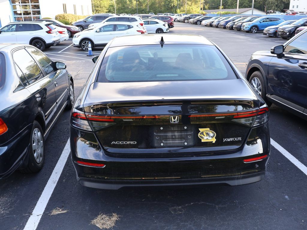 Used 2024 Honda Accord EX image 6