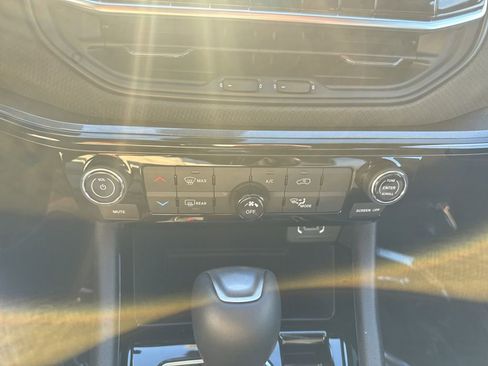 New 2026 Jeep Compass Latitude AWD/4WD image 16