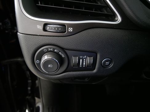 Used 2021 Jeep Cherokee Trailhawk w/ Technology Group AWD/4WD image 26
