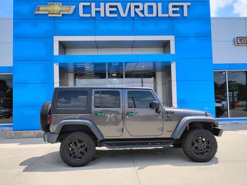 Used 2018 Jeep Wrangler Unlimited Sport AWD/4WD image 5