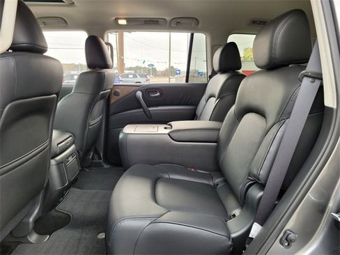 Used 2024 Nissan Armada SL w/ Captain's Chairs Package image 12