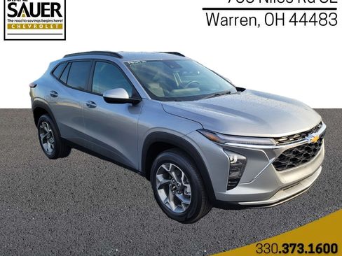 Used 2026 Chevrolet Trax LT FWD image 1