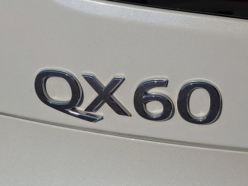 Used 2020 INFINITI QX60 Luxe w/ Essential Package FWD image 9