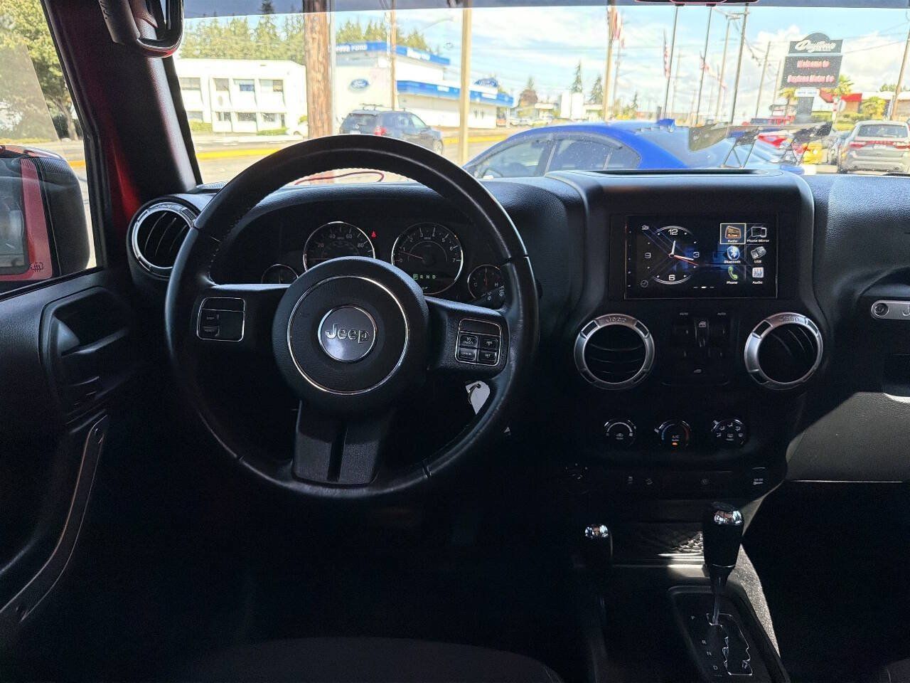 Used 2017 Jeep Wrangler Unlimited Sahara AWD/4WD image 31