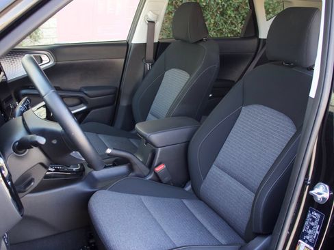 Used 2025 Kia Soul EX FWD image 15