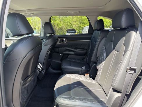 Used 2023 Kia Sorento SX Prestige image 18