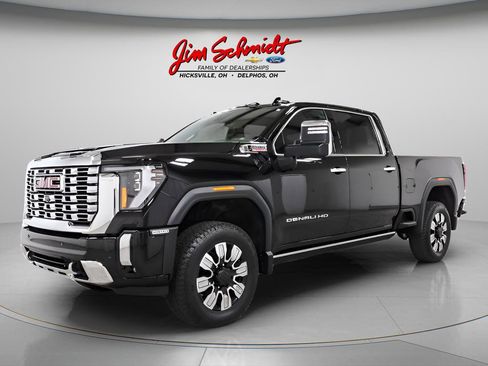 Used 2025 GMC Sierra 2500 Denali w/ Denali Reserve Package AWD/4WD image 3