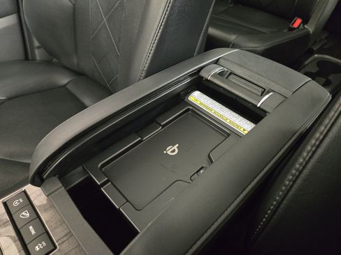 Used 2020 Toyota Highlander Platinum image 30