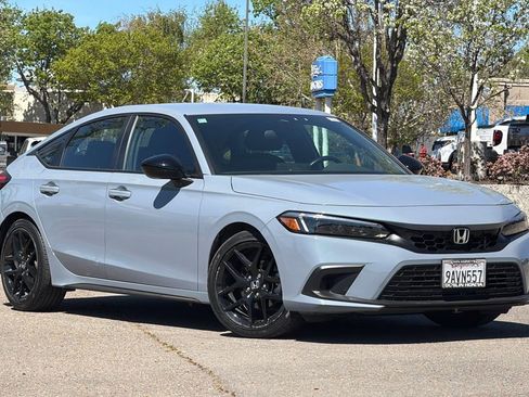Used 2022 Honda Civic Sport image 2