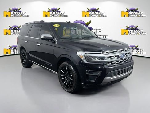 Used 2024 Ford Expedition Platinum AWD/4WD image 3