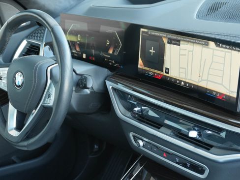 Certified 2025 BMW X7 xDrive40i image 10