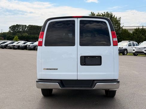 Used 2026 Chevrolet Express 3500 LT w/ LT Preferred Equipment Group RWD image 8