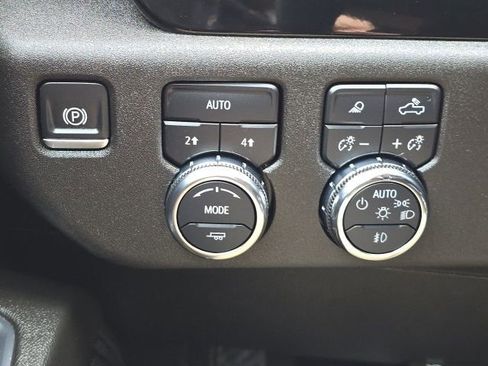 Certified 2024 GMC Sierra 1500 SLT image 19