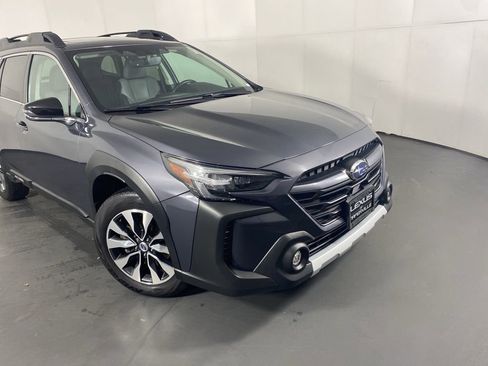 Used 2023 Subaru Outback Limited image 2