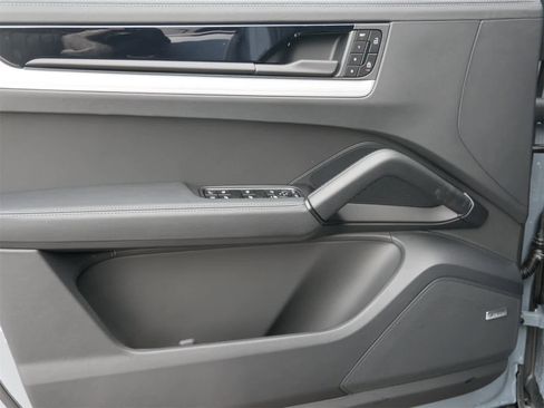 New 2026 Porsche Cayenne E-Hybrid image 9