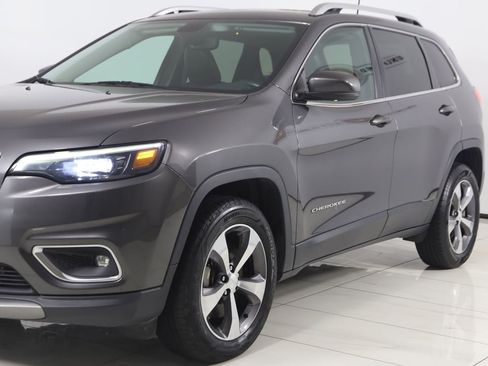 Used 2019 Jeep Cherokee Limited w/ Trailer Tow Group AWD/4WD image 49