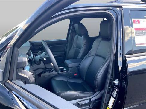 Certified 2025 Toyota 4Runner SR5 AWD/4WD image 8