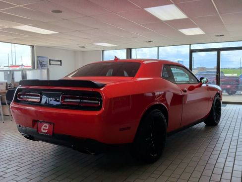 Used 2021 Dodge Challenger R/T Scat Pack RWD image 9