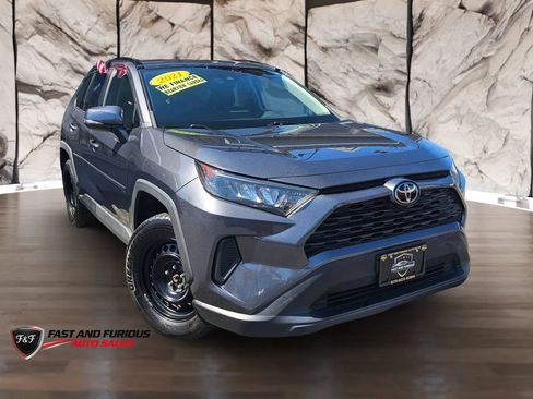 Used 2021 Toyota RAV4 LE AWD/4WD image 1