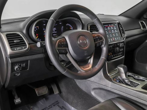 Used 2019 Jeep Grand Cherokee Altitude RWD image 4