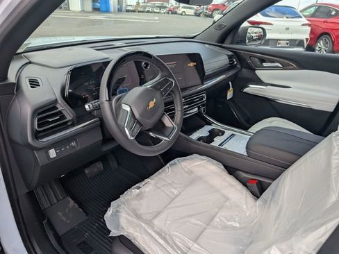 New 2026 Chevrolet Traverse High Country w/ LPO, Floor Liner Package AWD/4WD image 12