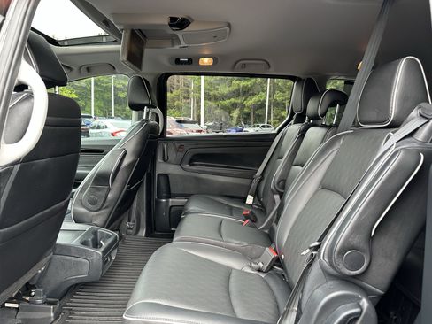 Used 2023 Honda Odyssey Elite image 9