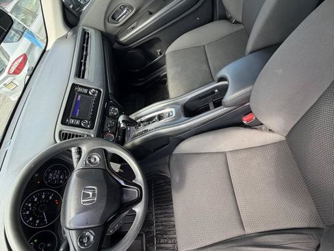 Used 2022 Honda HR-V LX image 23