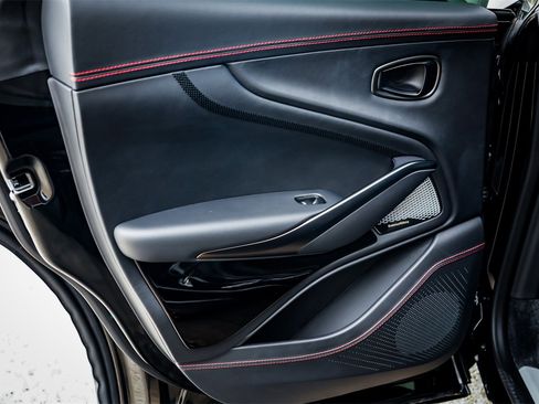 New 2025 Aston Martin DBX 707 image 40