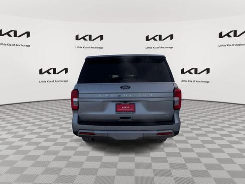 Used 2023 Ford Expedition Max XLT image 7