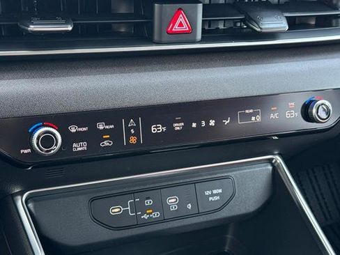 New 2026 Kia Carnival EX FWD image 23