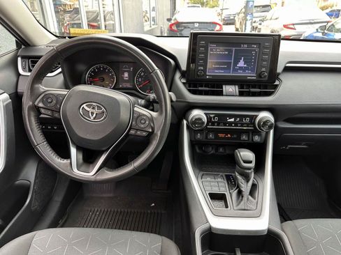 Used 2022 Toyota RAV4 XLE w/ Convenience Package AWD/4WD image 15