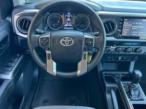 Used 2022 Toyota Tacoma SR5 AWD/4WD image 16