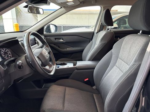 Used 2025 Nissan Rogue SV FWD image 28