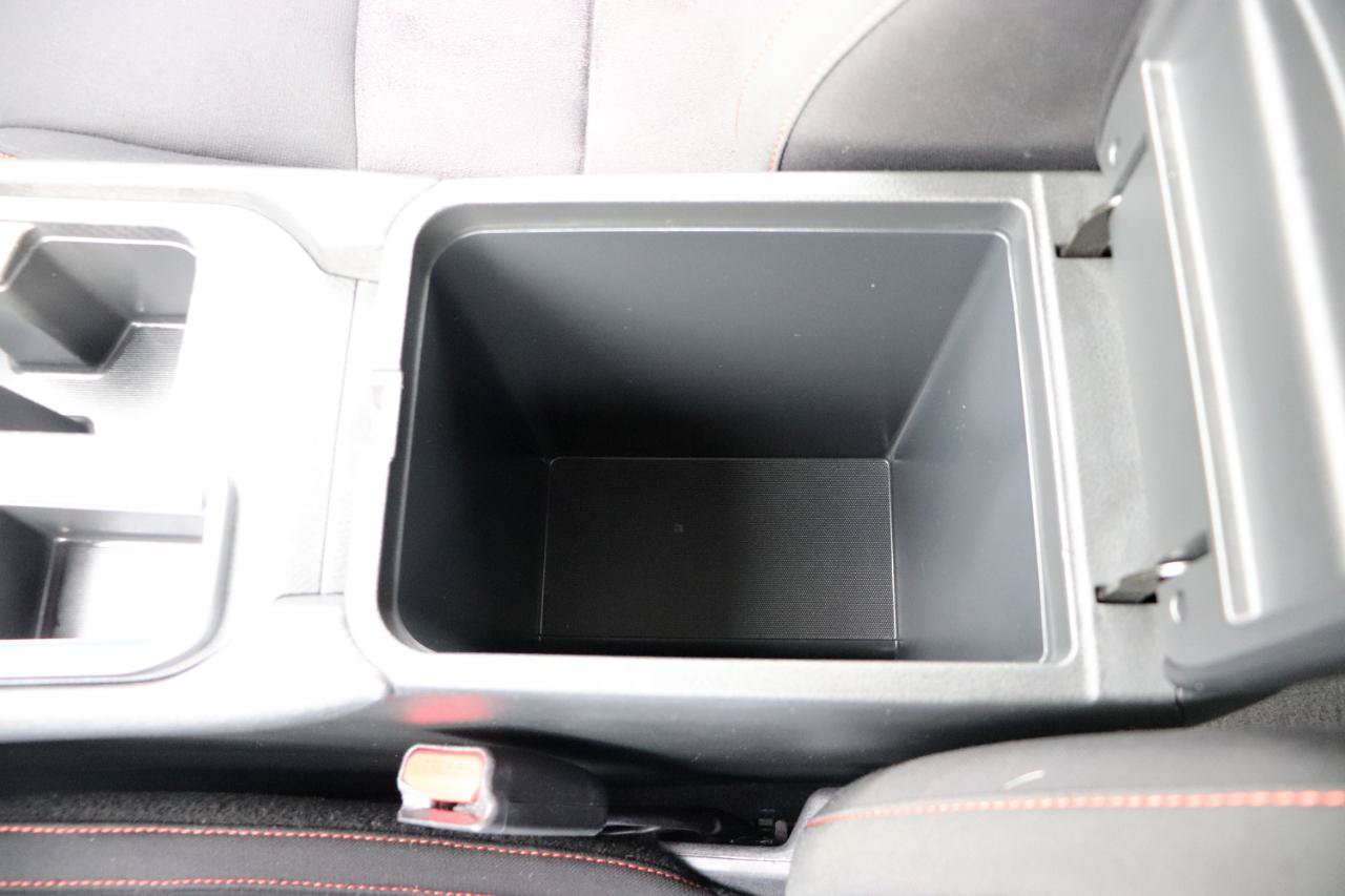 Used 2025 Nissan Sentra SR w/ Midnight Edition FWD image 37