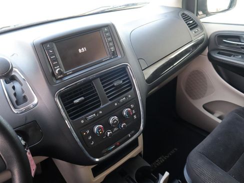 Used 2017 Dodge Grand Caravan SE image 58