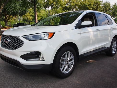 Used 2024 Ford Edge SEL w/ Convenience Package AWD/4WD image 3