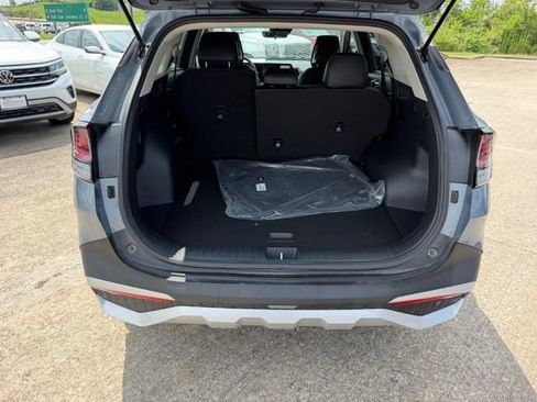 Used 2025 Kia Sportage EX FWD image 4