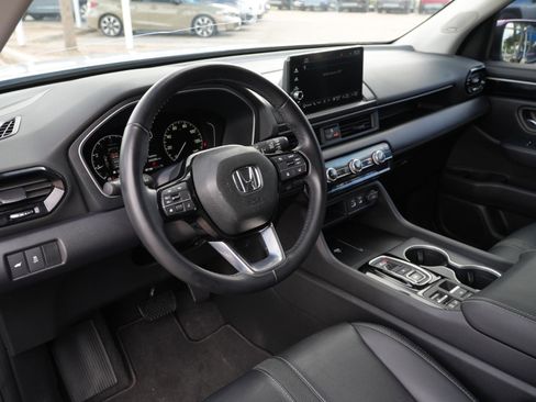 Used 2023 Honda Pilot Touring image 15