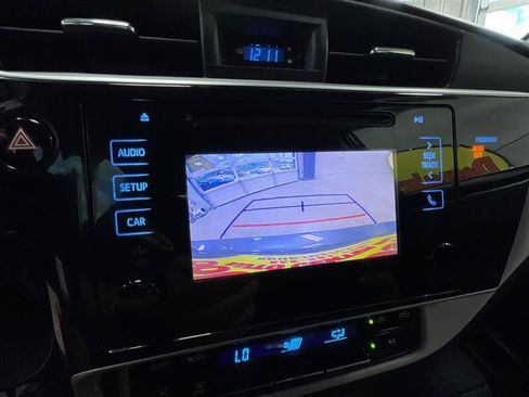 Used 2019 Toyota Corolla LE FWD image 18