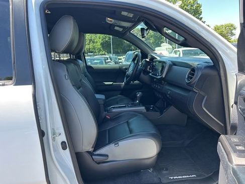 Used 2021 Toyota Tacoma TRD Sport RWD image 18