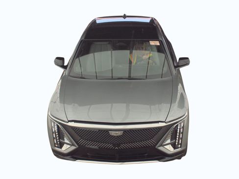 Used 2024 Cadillac Lyriq Luxury AWD/4WD image 2