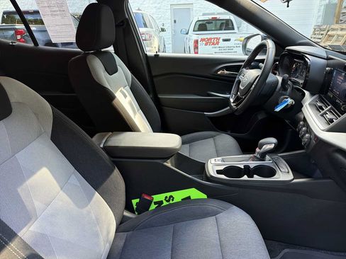 Certified 2024 Chevrolet Trax RS w/ Driver Confidence Package FWD image 24